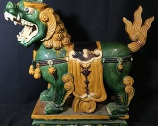Ceramic Chinese Lion/Foo Dog Figure