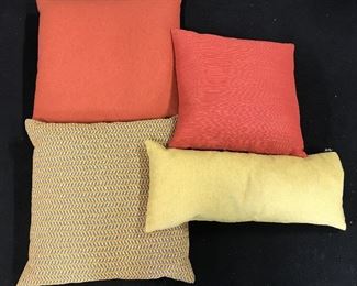 Lot 4 Throw Pillows Donated By ARC COM