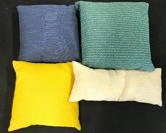 Lot 4 Throw Pillows Donated By ARC COM