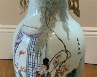 Hand Painted Chinese Decorative Vase Gilded