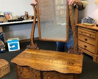 Antique dresser - matching mirror - needs work/mirror