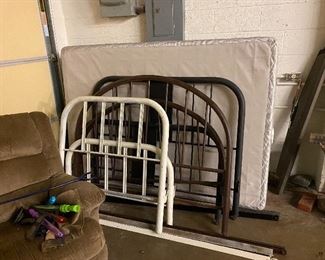 Twin & full bed sets -full mattress