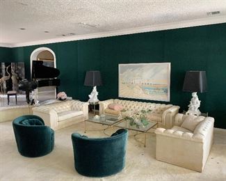 Sofa and two matching Love Seats - Ivory Velvet, Tufted

Two curved green velvet rotating living room chairs