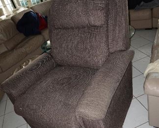 La-Z-Boy Recliner - power operated with massage functions - Brown fabric
