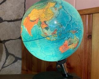 Vintage Scan-Globe Lighted Globe