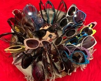 Vintage Sunglasses / Eyewear