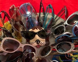 Vintage Sunglasses / Eyewear