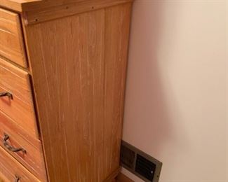 Brandt RANCH OAK 4 Drawer Dresser WITH Cast Iron Pulls / Handles