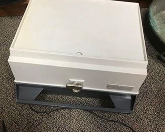 Vintage turntable, only marking is A 7129367 on a metal plate, and "property of the US Gov't, Library of Congress." It works!