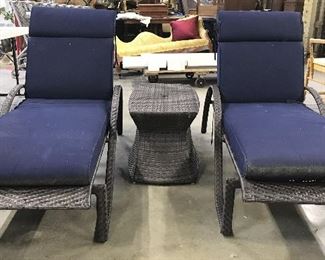 Set 3 Outdoor Woven Wicker Lounge Chairs & Table