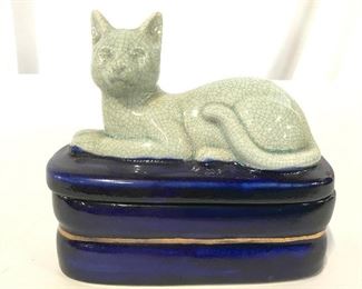 TAKASHI Porcelain Cat Trinket Box