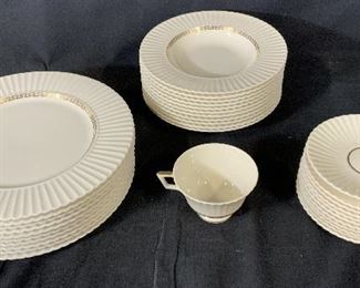 Set 33 LENOX China Plates, Bowls, & Teacup