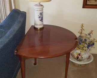 3 leg drop leaf side table