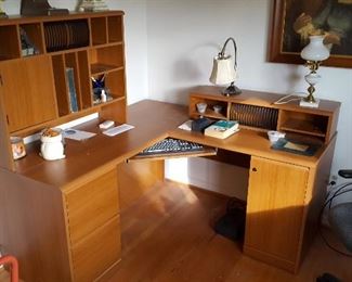 Office Corner workstation $20