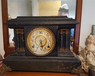 Antique mantle clock