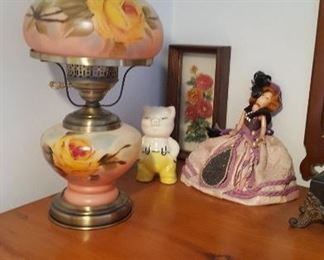 Antique Gone With the Wind hurricane lamp