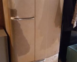 Antique Kelvinator refrigerator working condition