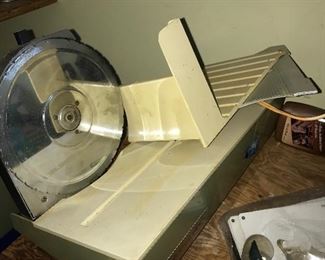 Meat slicer