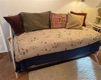 005Twin Trundle bed
