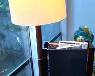 121 Wood  Metal Floor Lamp  Other Items