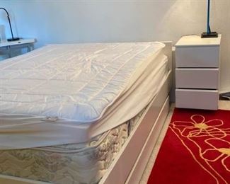 200 Queen Platform Bed with Storage and Nightstand