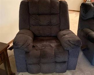 Large gray recliner heat and message