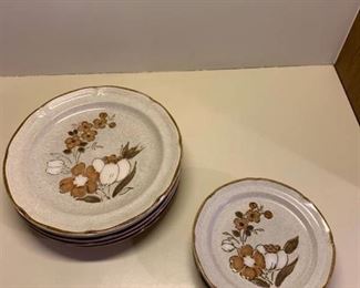 Baroque Hearthside stoneware dish ware 11 pieces