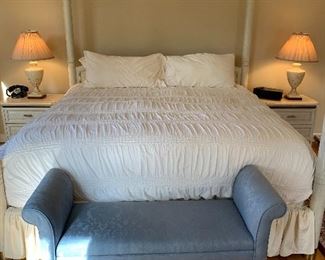 Henredon Charisma Colleciton Bedside Bench $100