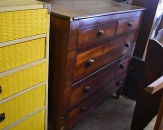 Beautiful Antique 5 Drawer Chest of Drawers