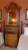 Only one single bed is for sale.