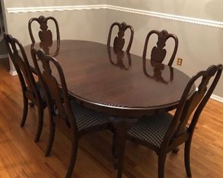 Ethan Allen Georgian Court Cherry dining room table and chairs with  table pad