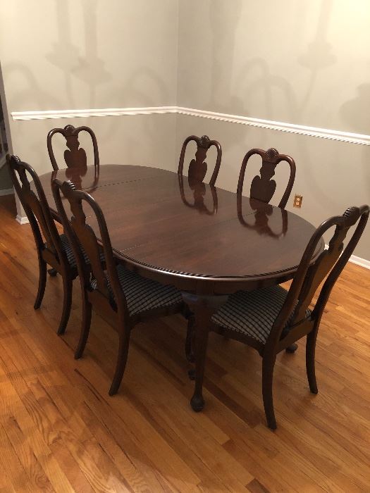 Ethan Allen Georgian Court Cherry dining room table and chairs with  table pad