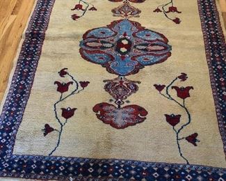Serapi wool rug 