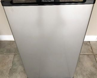 Frigidaire 3.3 cubic feet mini-fridge 