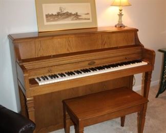 WURLITZER PUANO W/BENCH