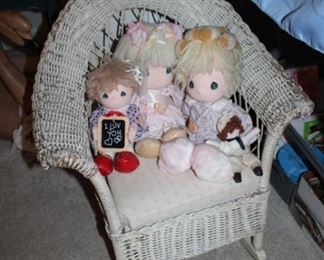 CHILD’S WICKER CHAIR, DOLLS