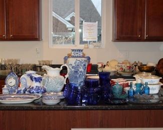 BLUE/WHITE DISHWARE, BLUE DISH SET