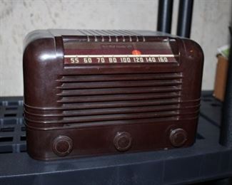 VINTAGE RADIO