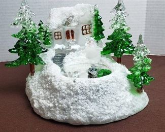 Heritage Mint ~ Holiday Ice Sculptures ~ Skating on Ice ~ C152 ~ Wind up Musical Box that moves Magnet ~ works