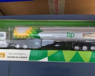 BP Tanker Truck 1:64 Scale