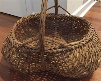 Vintage Butt Basket
