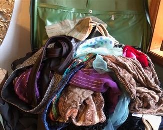 Women’s accessories 