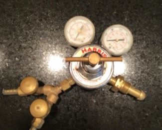 Harris compressed gas regulator with brass fittings 650 L model: 25-50 c