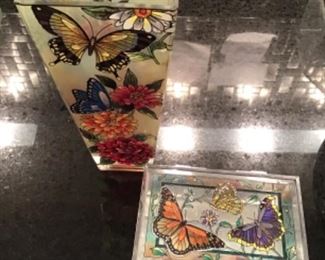Amia lovely butterflies matching vase and trinket box