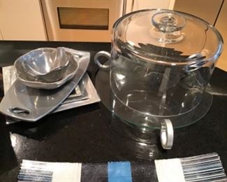 Name serving pieces, covered cake server