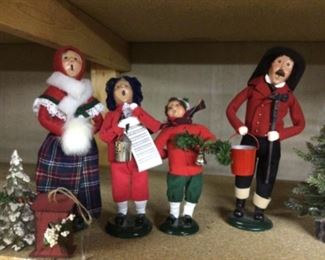 Byers Choice Dickens Carolers