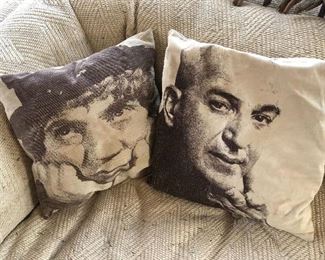 Set of 2 pillows, Harpo Marx and Tele Savales,