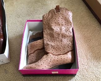 Brand New, d'Rossana ostrich print, leather boots. Made in Italy. Size 9AA