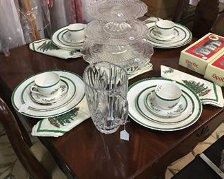 Small dining table & chairs, Spode Christmas
