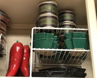 Miscellaneous kitchen items